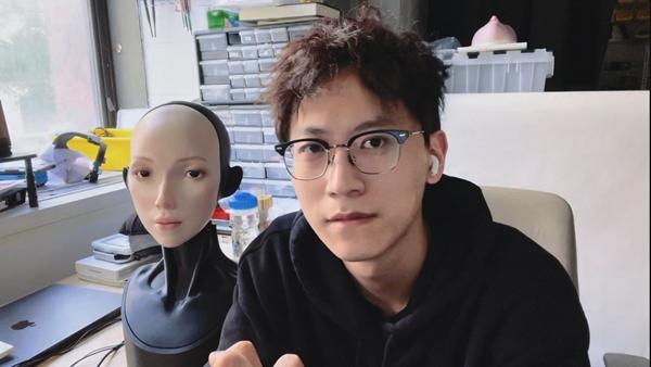 金元速配 胡宇航：给机器人注入“灵魂”